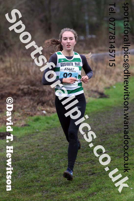 Senior and veteran womens Durham Cathedral Cross Country Relays, Maiden Castle, Durham. Photo: David T. Hewitson/Sports for All Pics